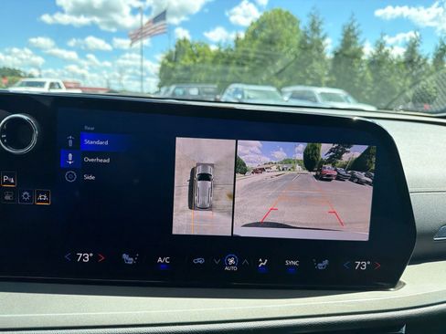 Used 2024 Chevrolet Traverse LT FWD image 20