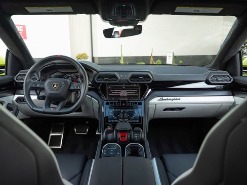 Used 2023 Lamborghini Urus S AWD/4WD image 4