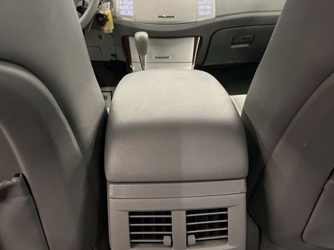Used 2009 Toyota Avalon image 27