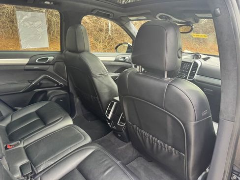 Used 2018 Porsche Cayenne GTS w/ Premium Package Plus image 17