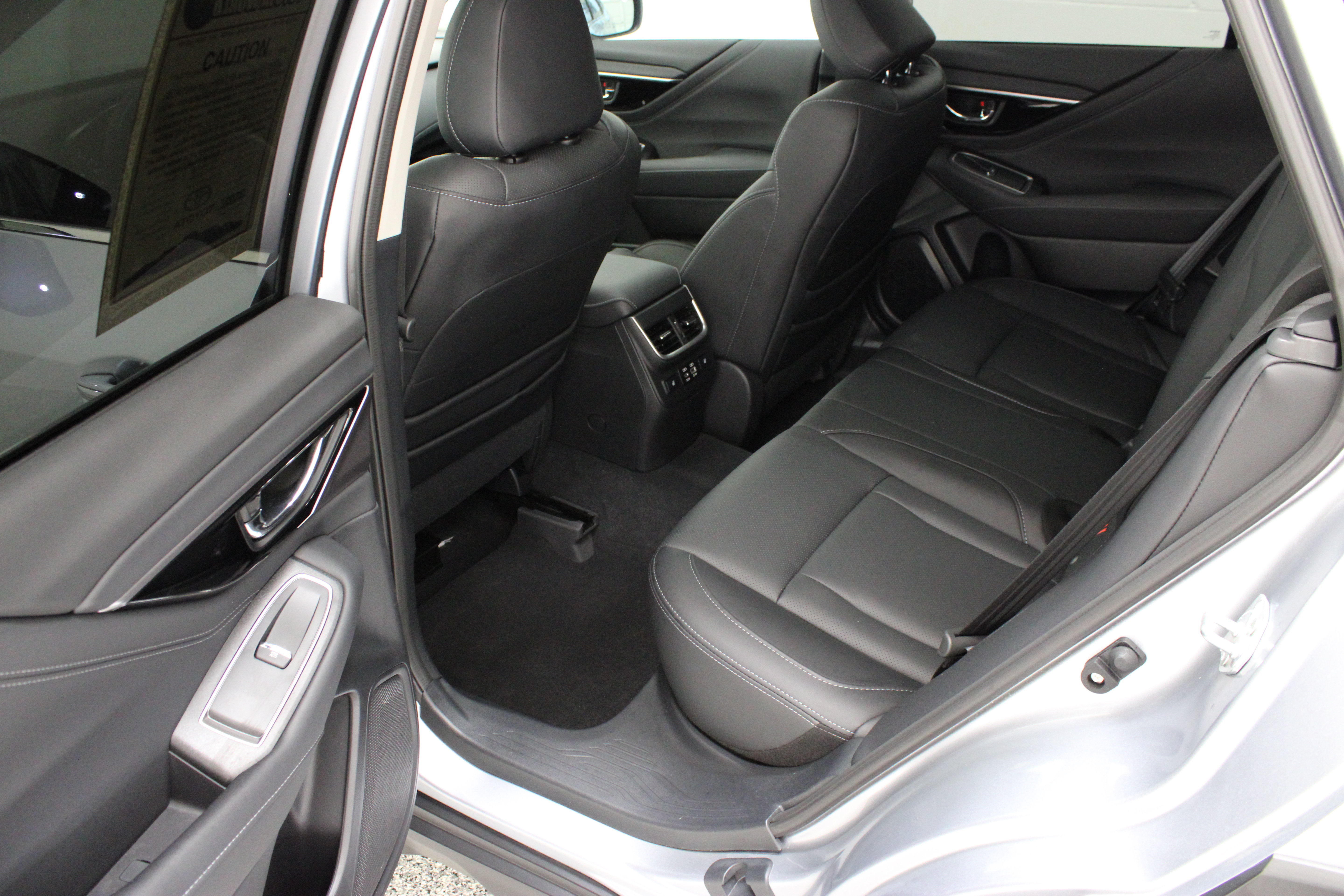 Used 2025 Subaru Outback Touring XT AWD/4WD image 30