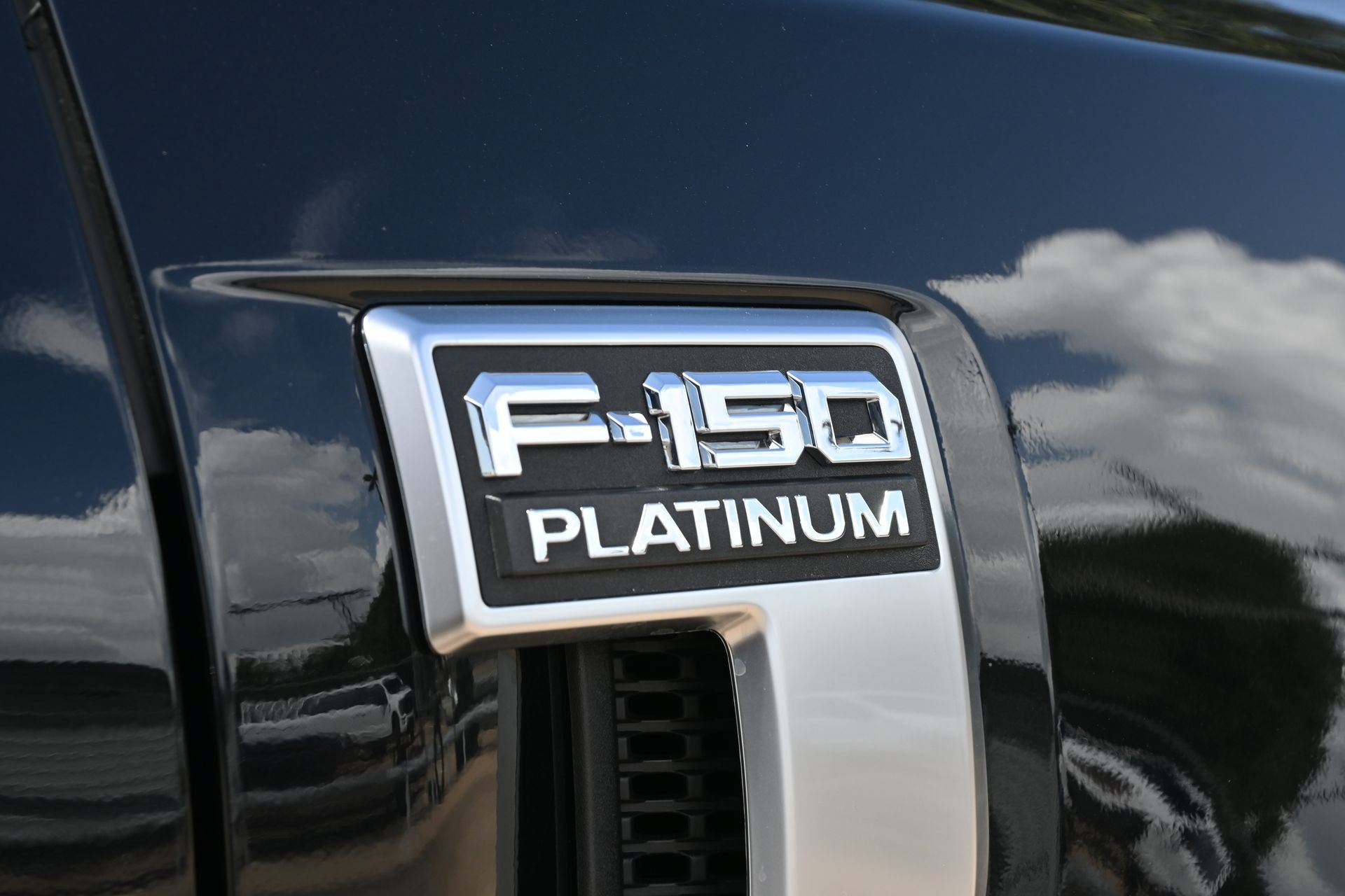 Used 2024 Ford F150 Platinum w/ Equipment Group 703A Plus AWD/4WD image 22