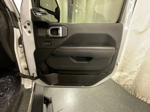 Used 2021 Jeep Wrangler Unlimited Rubicon AWD/4WD image 22