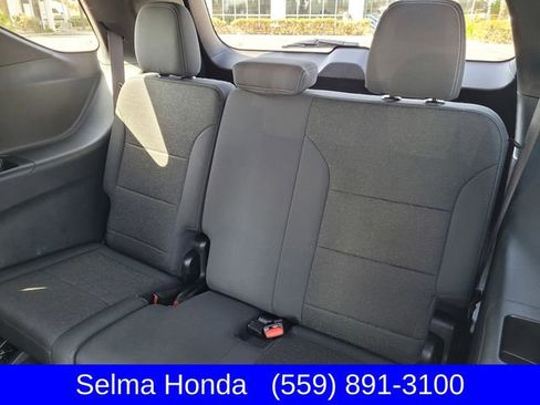 Used 2024 Chevrolet Traverse LT FWD image 9