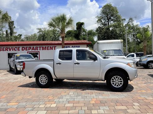Used 2018 Nissan Frontier SV AWD/4WD image 3