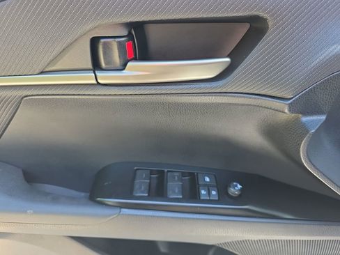 Used 2025 Toyota Camry SE FWD image 20