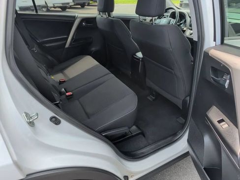 Used 2017 Toyota RAV4 XLE w/ Carpet Mat Package AWD/4WD image 28