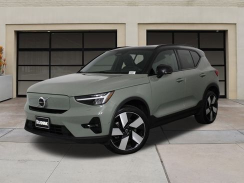 Certified 2023 Volvo XC40 Recharge Plus image 3