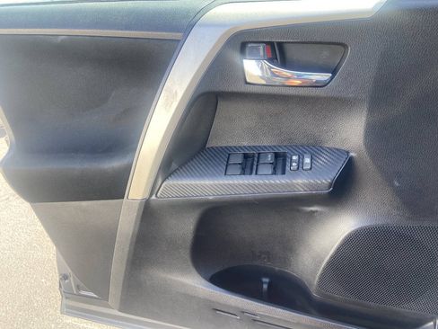 Used 2014 Toyota RAV4 XLE FWD image 18