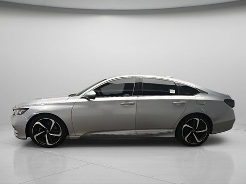 Used 2019 Honda Accord Sport image 3