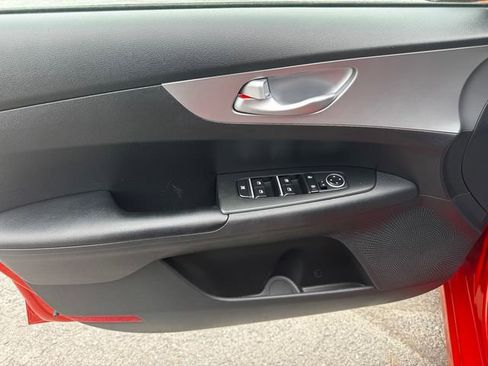 Used 2022 Kia Forte LXS FWD image 19