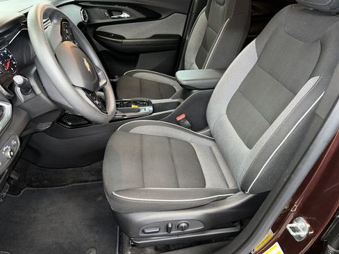 Certified 2023 Chevrolet TrailBlazer LT image 2