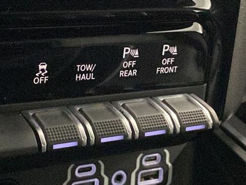 Used 2021 RAM 1500 Laramie AWD/4WD image 35