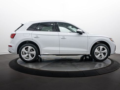 Certified 2023 Audi Q5 2.0T Premium Plus w/ Premium Plus Package AWD/4WD image 3