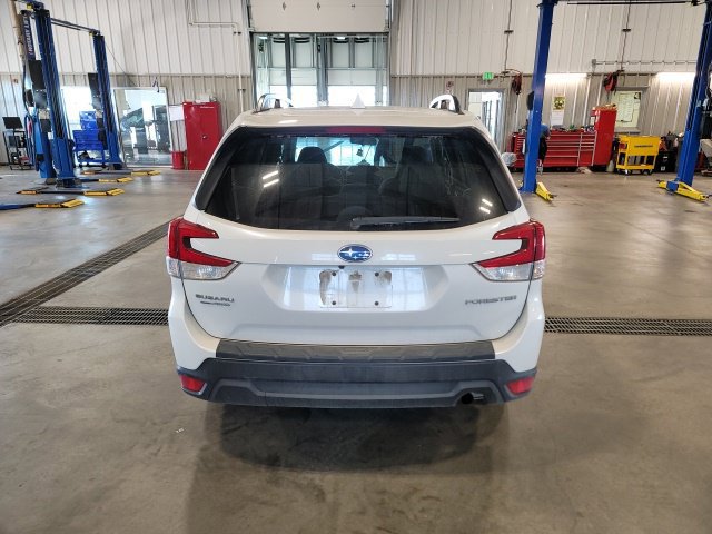 Used 2021 Subaru Forester Premium AWD/4WD image 6