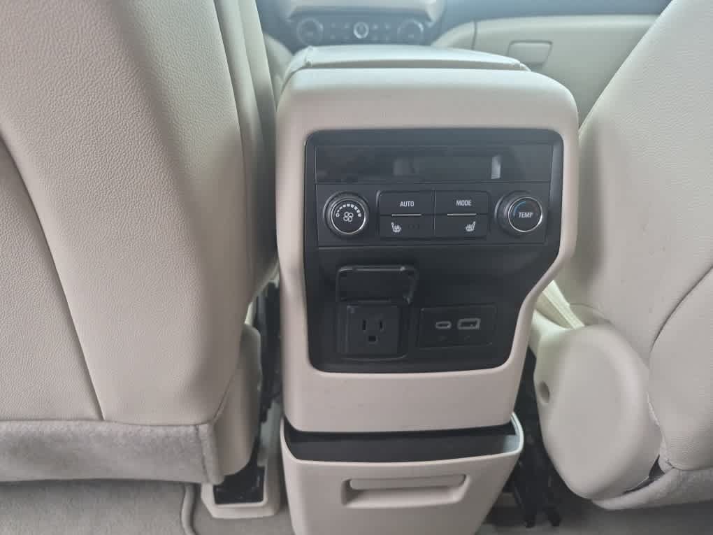 Used 2023 GMC Acadia Denali AWD/4WD image 19