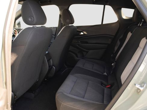 Used 2024 Chevrolet Trax RS image 12