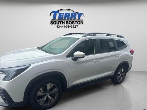 Used 2025 Subaru Ascent Premium AWD/4WD image 3