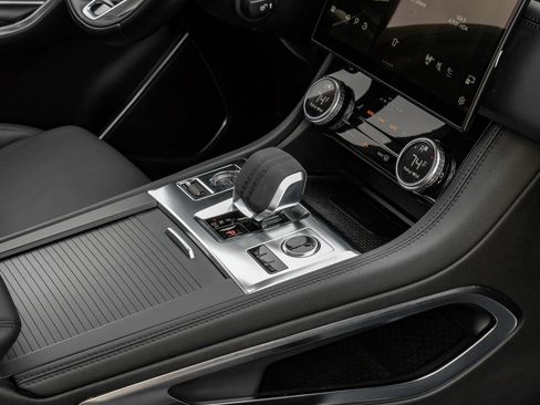 Used 2022 Jaguar F-PACE S image 23