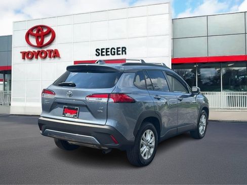 Used 2024 Toyota Corolla Cross LE AWD/4WD image 3