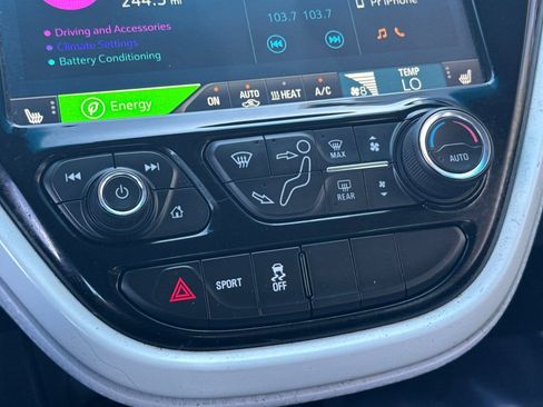 Used 2021 Chevrolet Bolt LT image 30