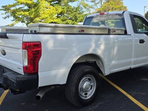 Used 2018 Ford F250 XL w/ Power Equipment Group RWD image 3