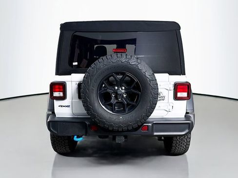 Used 2024 Jeep Wrangler Unlimited image 6