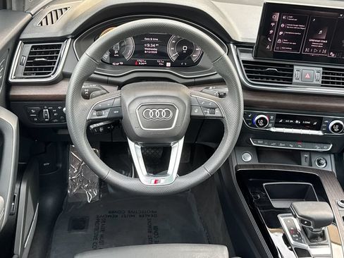 Certified 2024 Audi Q5 e Prestige w/ Prestige Package AWD/4WD image 18