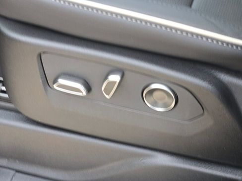 New 2026 Cadillac Escalade Luxury image 28