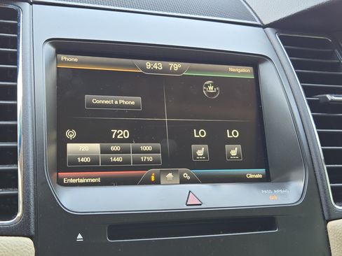 Used 2015 Ford Taurus SEL w/ Equipment Group 201A FWD image 24