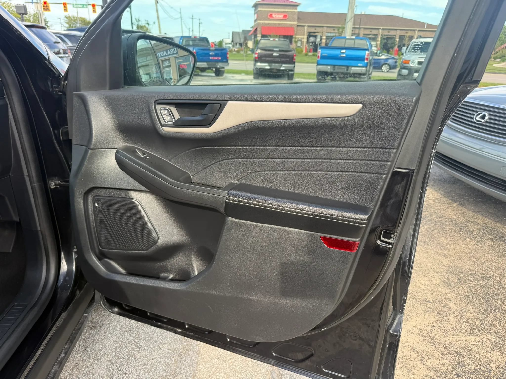 Used 2022 Ford Escape SE FWD image 21