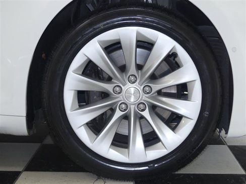 Used 2019 Tesla Model S Standard Range image 30