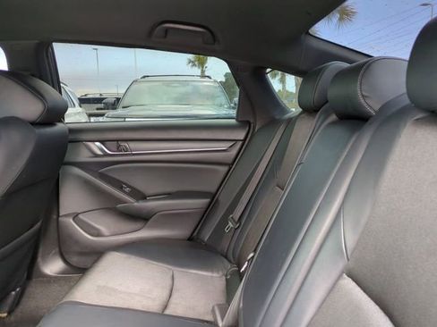 Used 2018 Honda Accord Sport image 13