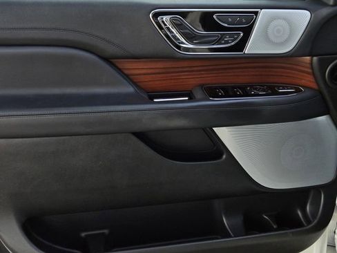 Used 2024 Lincoln Navigator Reserve AWD/4WD image 22