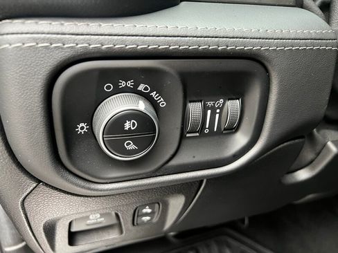 Used 2021 RAM 1500 Limited AWD/4WD image 30