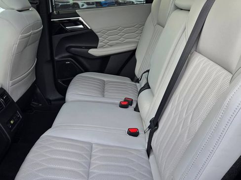 Used 2025 Mitsubishi Outlander SEL FWD image 44