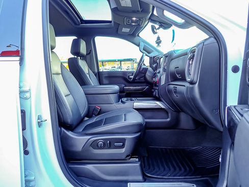 Used 2021 Chevrolet Silverado 2500 LTZ w/ LTZ Premium Package image 27