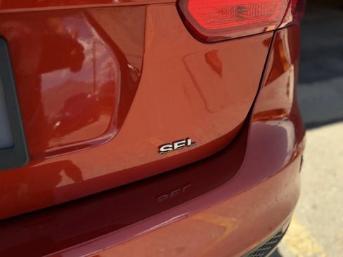Used 2018 Ford Focus SEL FWD image 42
