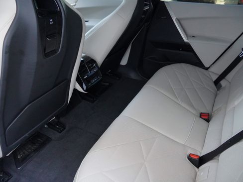 Used 2024 BMW iX xDrive50 w/ Sport Package AWD/4WD image 35
