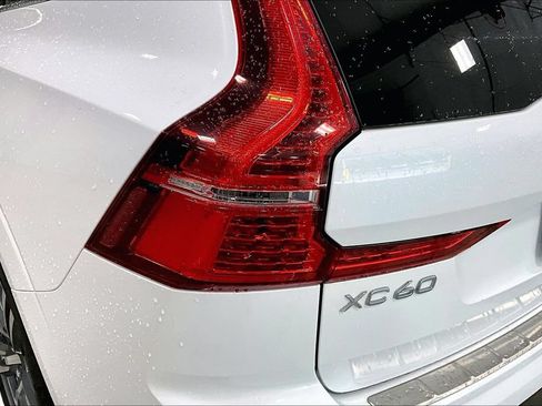 Used 2021 Volvo XC60 T5 Momentum w/ Advanced Package AWD/4WD image 23
