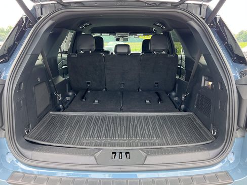 Used 2025 Ford Explorer ST-Line w/ Premium Package AWD/4WD image 6