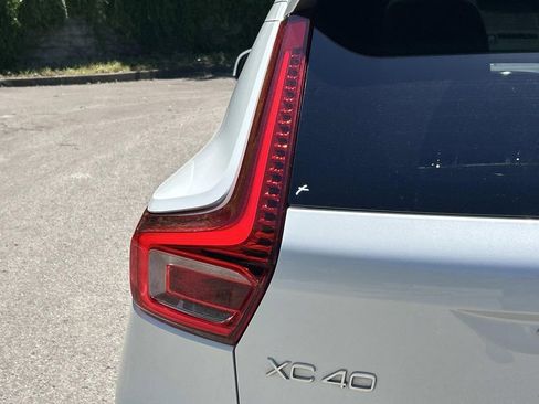 Used 2024 Volvo XC40 B5 Plus AWD/4WD image 13