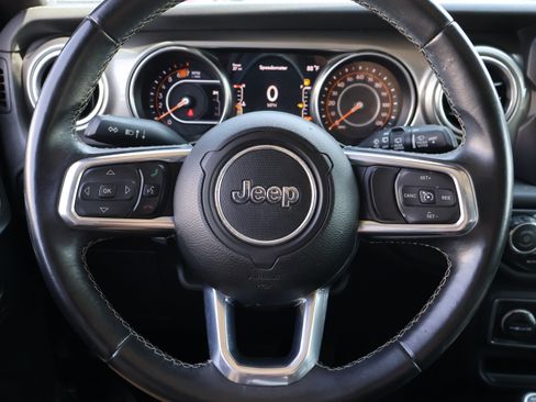 Used 2019 Jeep Wrangler Unlimited Sahara AWD/4WD image 19