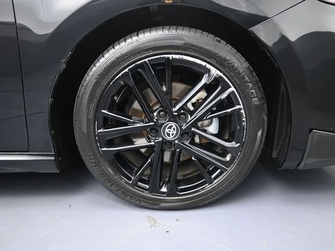 Used 2025 Toyota Camry SE FWD image 5