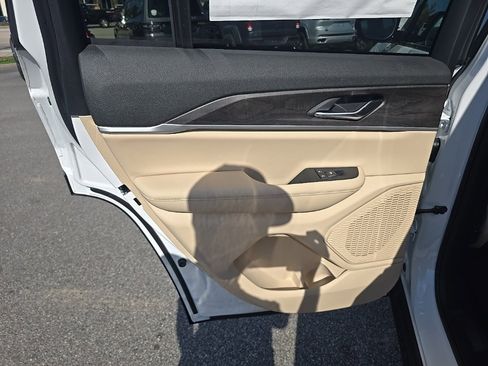 New 2025 Jeep Grand Cherokee Limited image 15