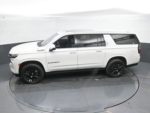 Used 2024 Chevrolet Suburban High Country w/ Advanced Technology Package image 43