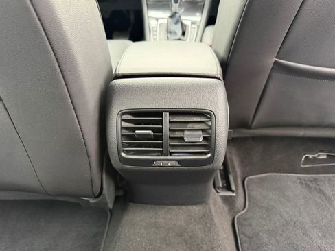 Used 2019 Volkswagen e-Golf SEL Premium image 41