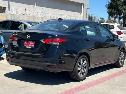 Used 2023 Nissan Versa SV FWD image 3