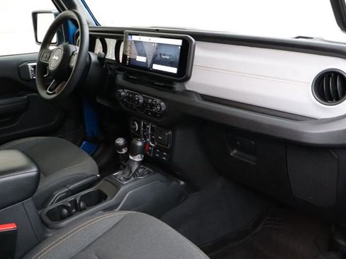Used 2024 Jeep Wrangler Willys image 25
