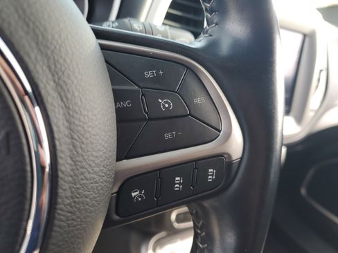 Used 2021 Jeep Compass Latitude w/ Driver Assistance Group image 21